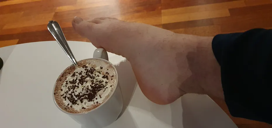 OnlyFans cuenta mrfeetmaster header 2