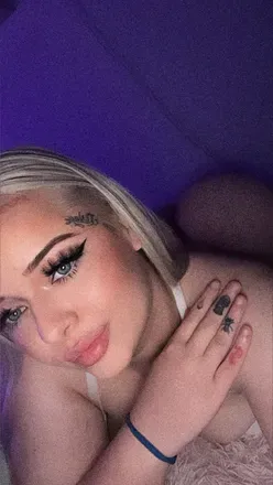 OnlyFans cuenta romiinaofficial header 2