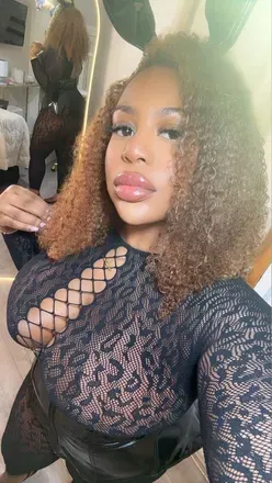 OnlyFans account  buttonnosedolly avatar 1