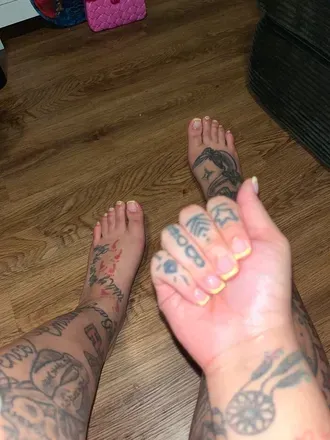 OnlyFans account  omgitstrouble header 2
