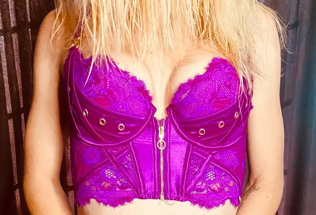 OnlyFans cuenta iamleia98 header 2