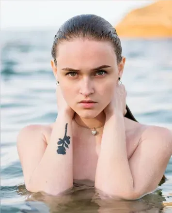 OnlyFans account  satinsinivy avatar 1