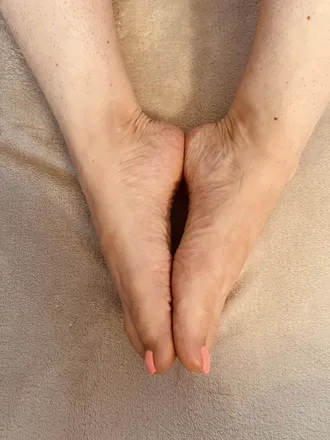OnlyFans cuenta foottowqueen header 2
