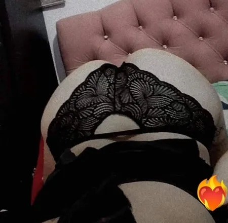 OnlyFans account  lizzuri header 2