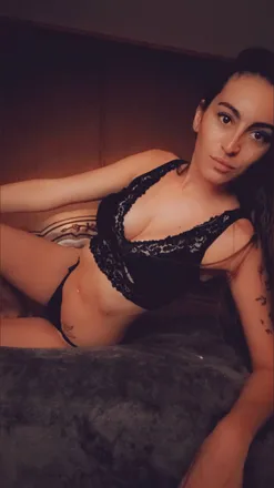 OnlyFans cuenta tmariebee header 2