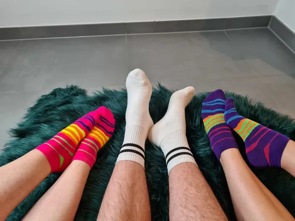 OnlyFans account  threeroyalfeet header 2