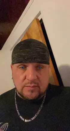 OnlyFans cuenta beardeddadbod1181 avatar 1