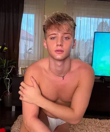 OnlyFans cuenta blondeking21 avatar 1
