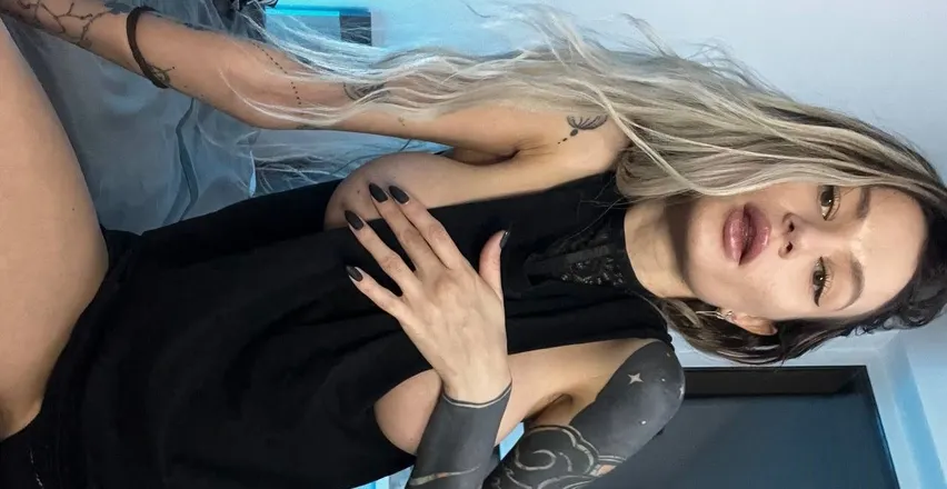 OnlyFans cuenta katelis header 2