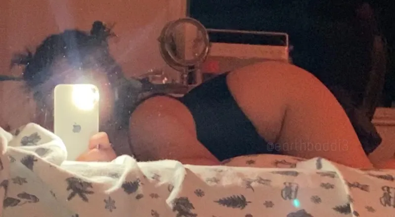 OnlyFans cuenta earthbaddi3 header 2