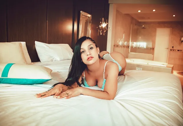 OnlyFans cuenta fiorellamiller header 2
