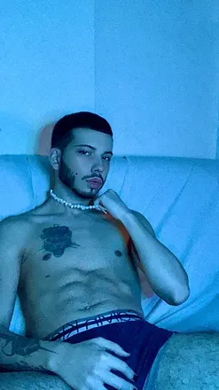 OnlyFans cuenta aron_snk99 avatar 1