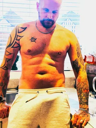 OnlyFans cuenta the_6ft7_dad avatar 1