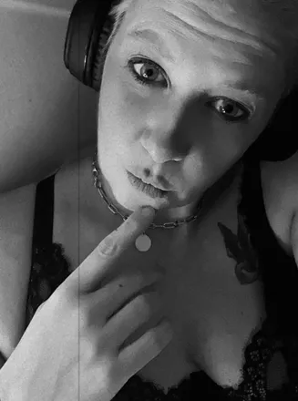 OnlyFans cuenta anastasia.steel1 header 2
