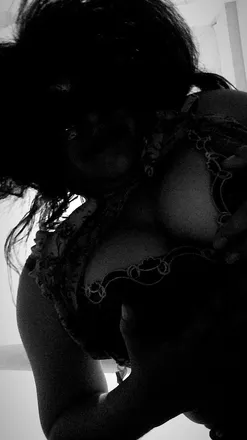 OnlyFans cuenta moresanto header 2