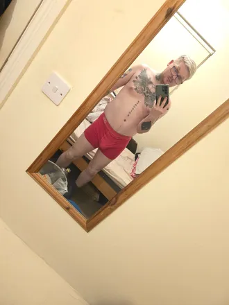 OnlyFans account  tattedhairdresser header 2