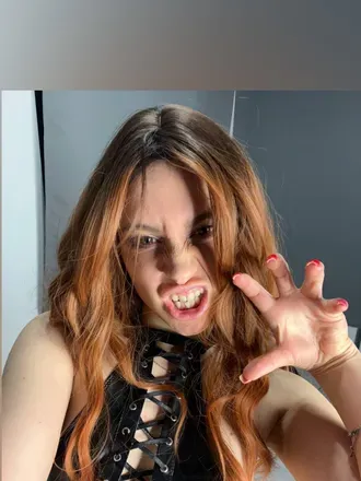 OnlyFans cuenta ellahughes header 2