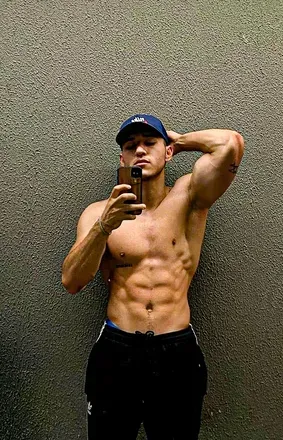 OnlyFans cuenta mariotora header 2