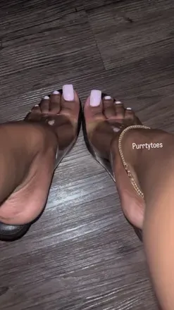 OnlyFans cuenta purrtytoees avatar 1