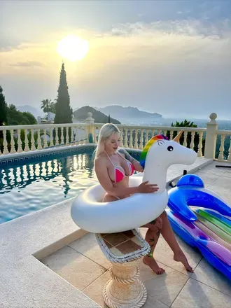 OnlyFans cuenta stellacinderella header 2