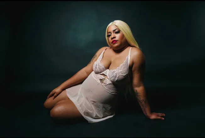 OnlyFans account  caramelbabygirl95 header 2