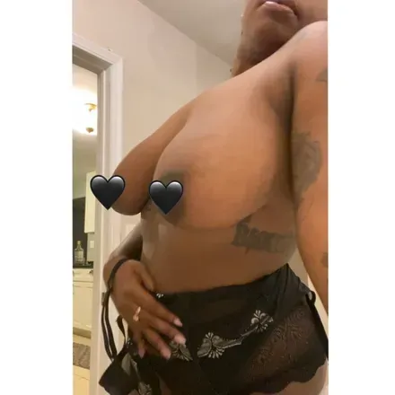 OnlyFans account  toridee header 1