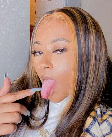 OnlyFans cuenta therealmyindia header 2