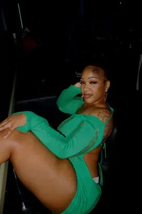 OnlyFans cuenta kiaangela1 header 2