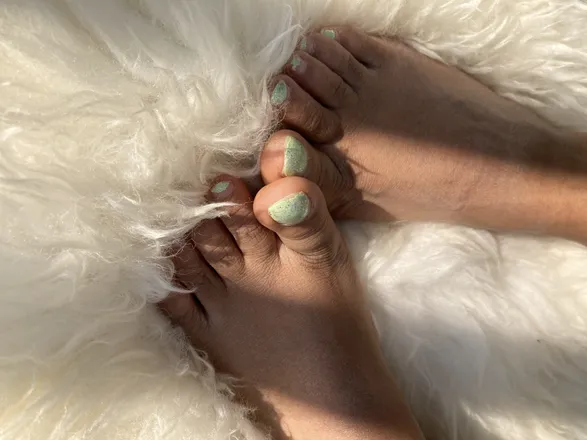 OnlyFans cuenta feetphotoid header 2