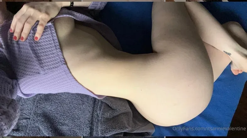 OnlyFans cuenta itsannievalentine header 2