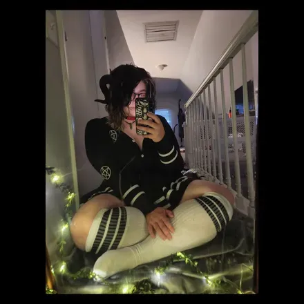 OnlyFans cuenta peachykeenx_x header 2