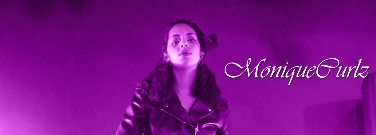 OnlyFans cuenta moniquecurlz header 2