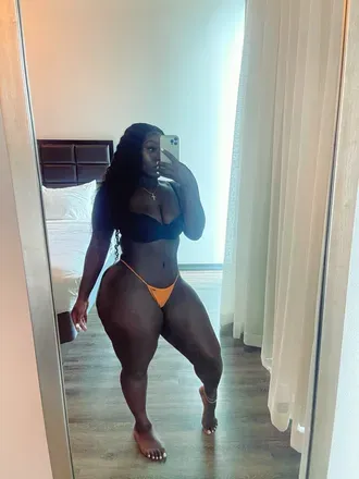 OnlyFans cuenta sooochocolate header 2