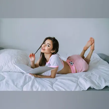 OnlyFans cuenta caroline_hilton header 2