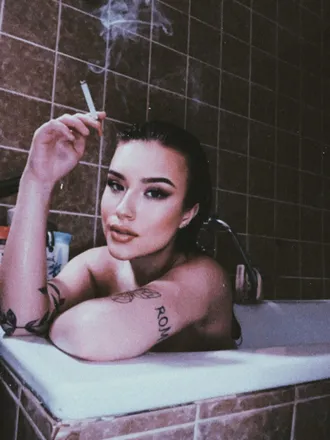 OnlyFans cuenta cnvyy header 2