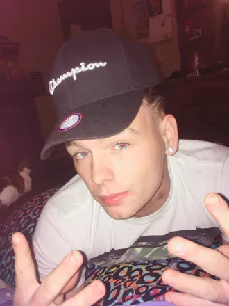 OnlyFans cuenta checcboiiiant avatar 1