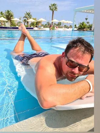 OnlyFans cuenta doughjohnny82 header 2