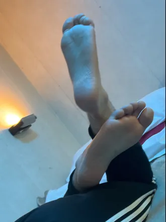 OnlyFans account  feeeeeetboy header 2
