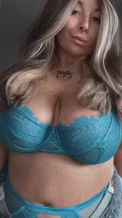 OnlyFans cuenta violetgirl69 header 2
