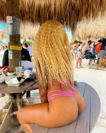 OnlyFans cuenta realdealforeign avatar 1