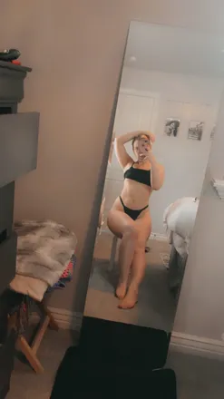 OnlyFans cuenta alyssacourtneyb header 2