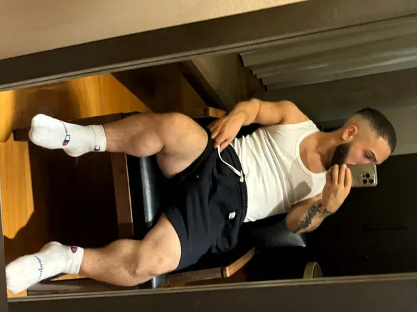OnlyFans account  pekehottie header 2