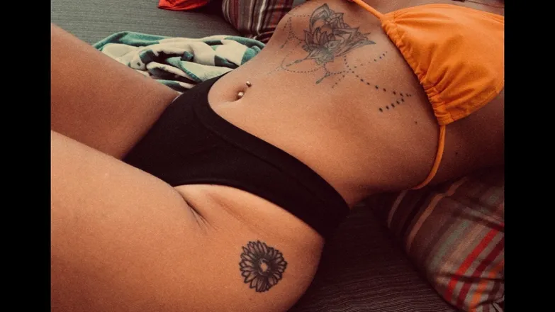 OnlyFans cuenta laur261 header 2