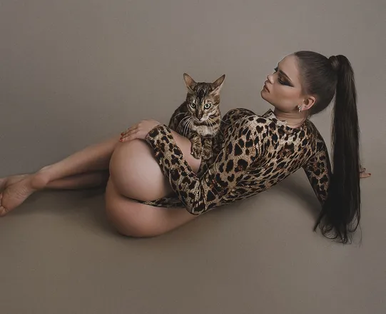 OnlyFans cuenta modestiya header 2