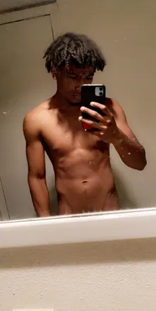 OnlyFans cuenta rico1905 header 2