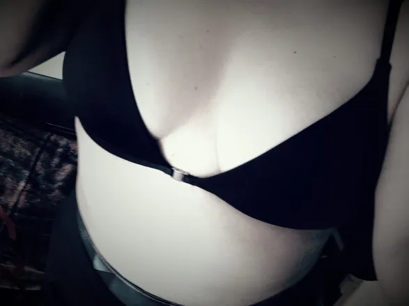 OnlyFans cuenta u303218452 header 2