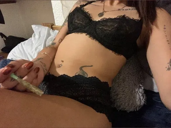 OnlyFans cuenta cuatrovein avatar 1