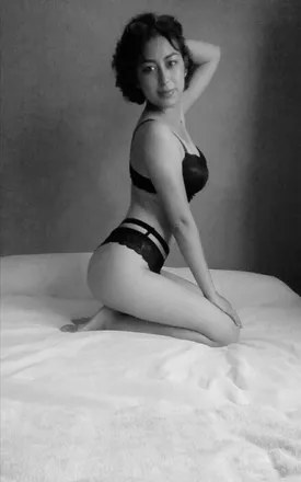 OnlyFans account  heyzel header 2