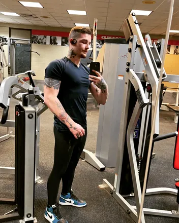 OnlyFans cuenta thisisspivey header 2