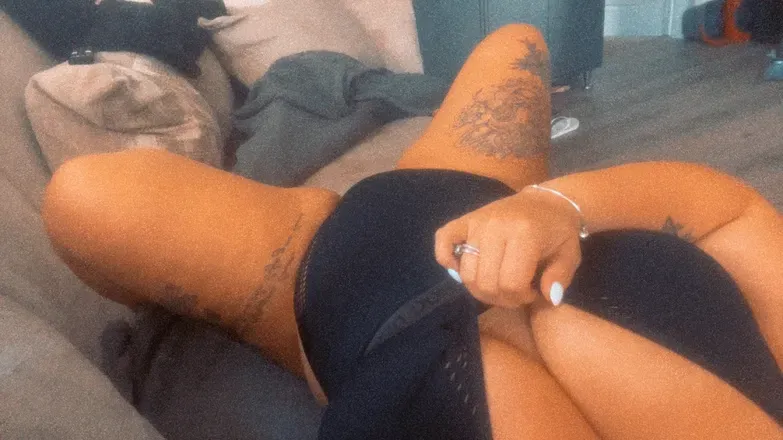 OnlyFans cuenta queenabsxxx header 2